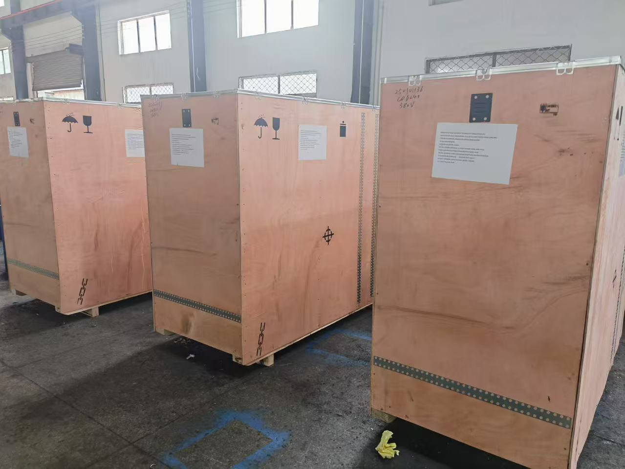 Semi-Automatic Hydraulic Power Hacksaw HS7140